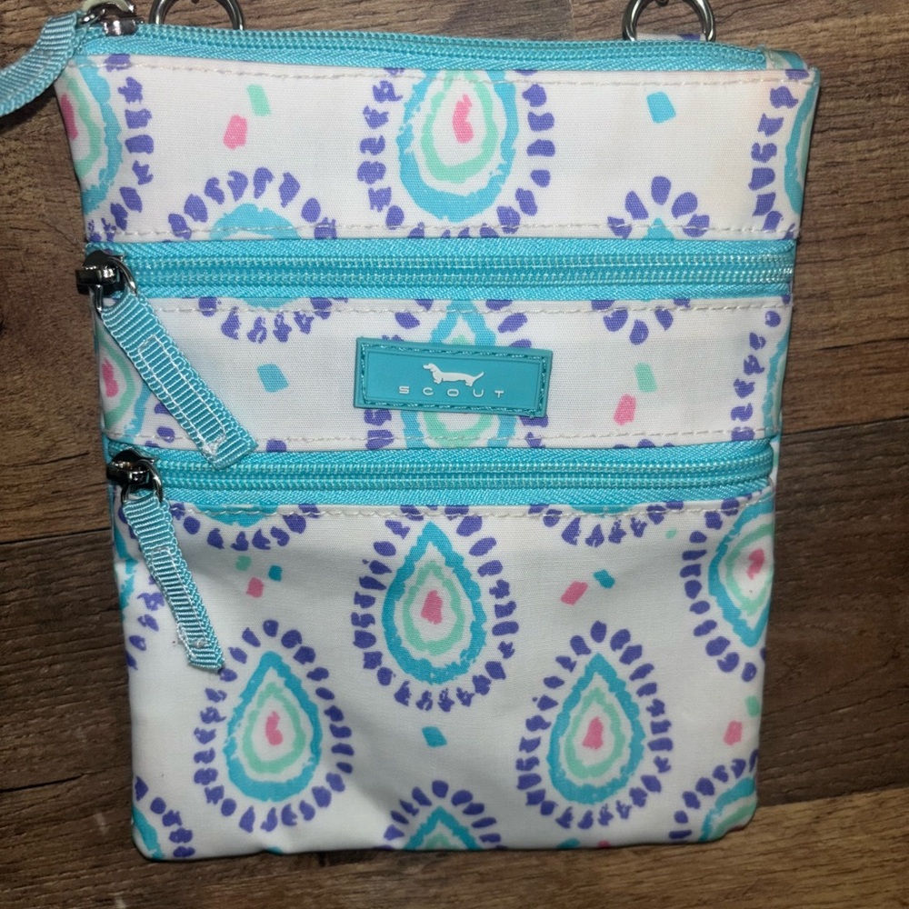 Scout cross body
